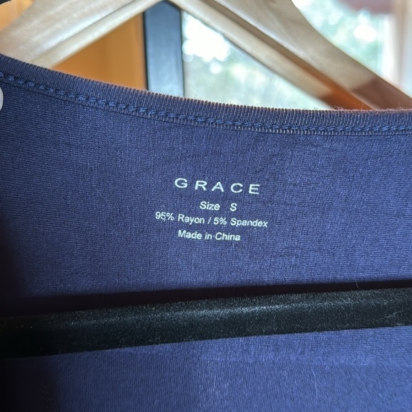 Grace Navy Blue Splice Wrap Top Size Small - Picture 2 of 6